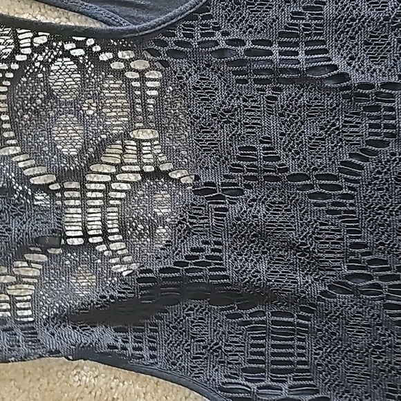 Shirt - Picture 3 of 6